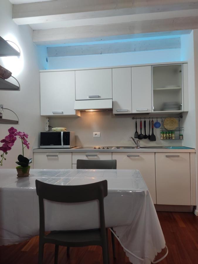 Jennifer House. トレント エクステリア 写真